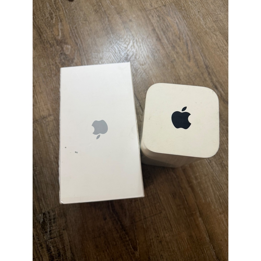Apple AirPort Extreme 6th Gen 802.11ac Wi-Fi Router White ME918LL/A Base Station